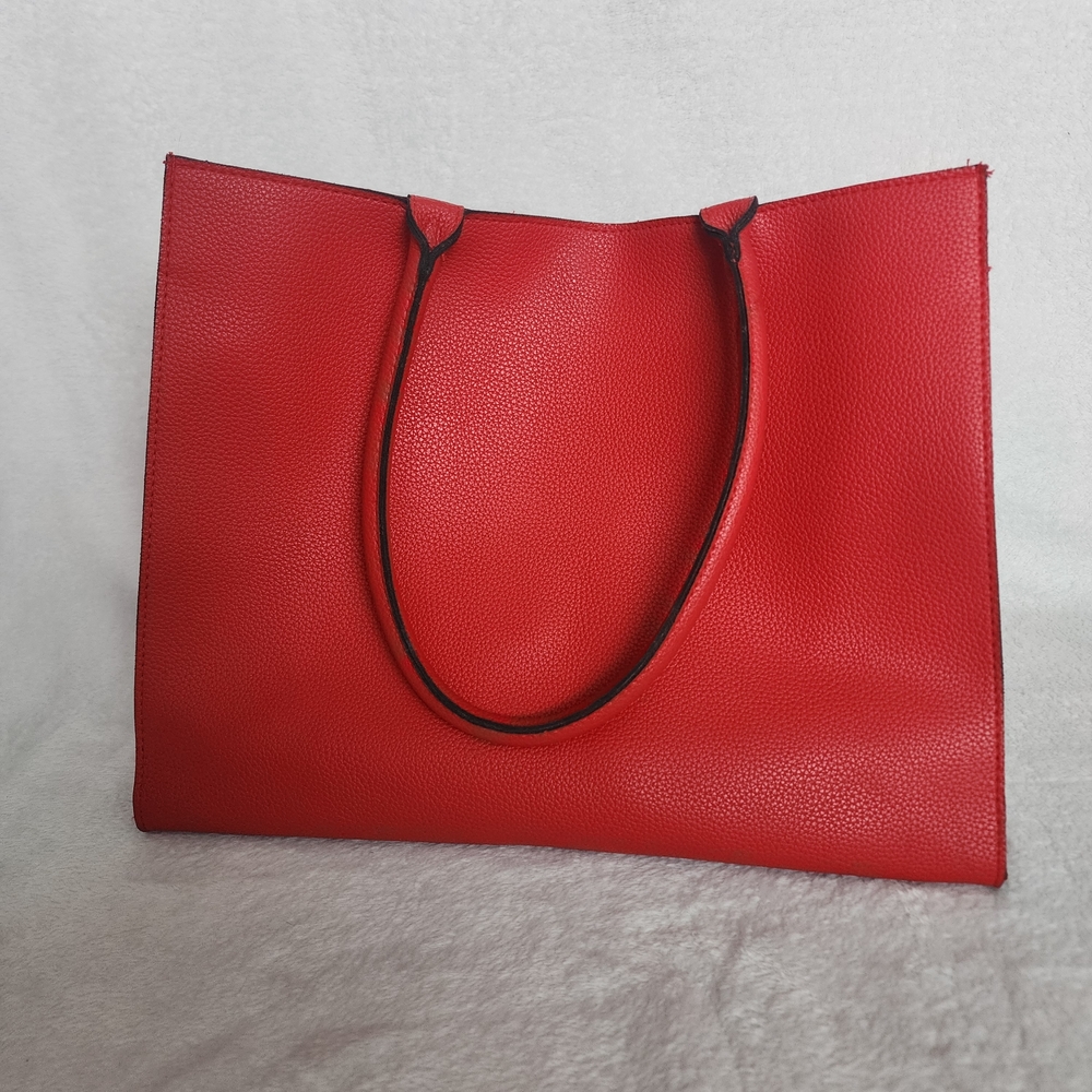 Elizabeth Arden Red Tote with Gold Studs - Picture 3 of 10